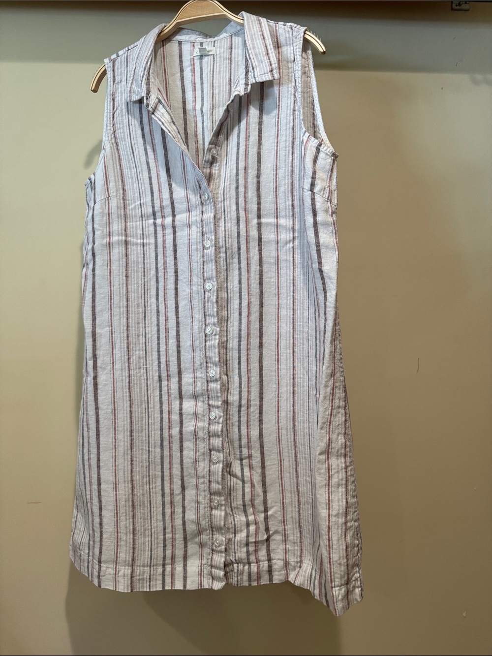 Garnet Hill White Linen Top with Red and Navy Stripes